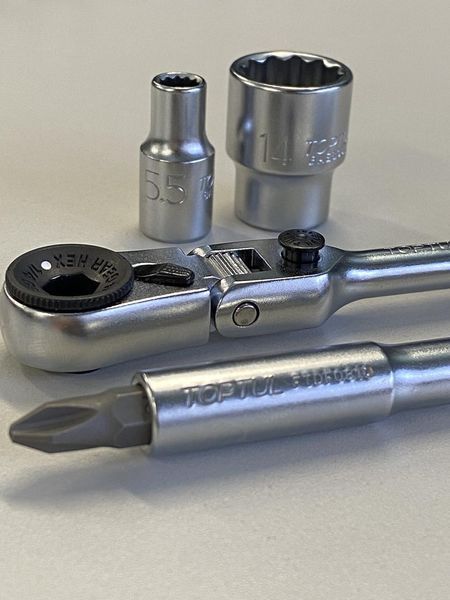 Трещотка мини 1/4" с шарниром TOPTUL 60 зубцов (исп. с FTDF0810) CHEV0811 CHEV0811 фото